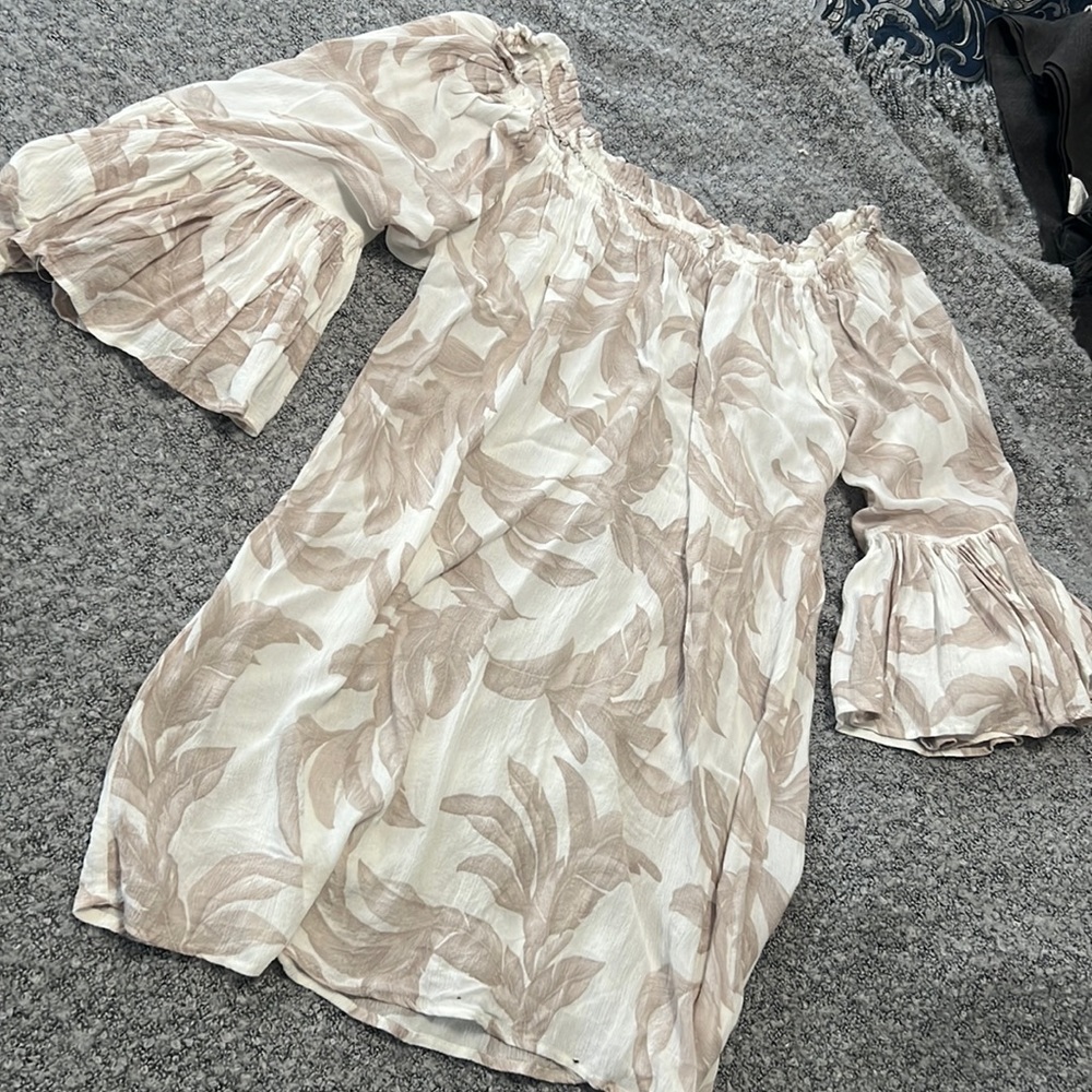 Size M woman’s blouse